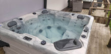 Load image into Gallery viewer, HAWAII Home Spa - Unparalleled Luxury and Unmatched Performance | RFH Hot Tubs
