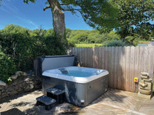 Load image into Gallery viewer, VACATION SOCIAL Hot Tub - Affordable Hot Tub for Home or Holiday Let | RFH Hot Tubs
