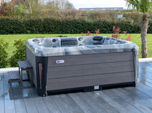 Load image into Gallery viewer, REFRESH Hot tub - 32A Home spa | Relax From Home Hot Tubs
