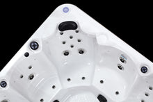 Load image into Gallery viewer, HAWAII Home Spa - Unparalleled Luxury and Unmatched Performance | RFH Hot Tubs
